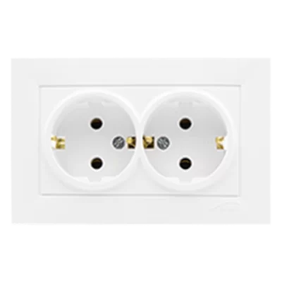 Double Socket With Side Earth