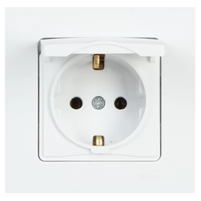 Socket With Side Earth With Cover
